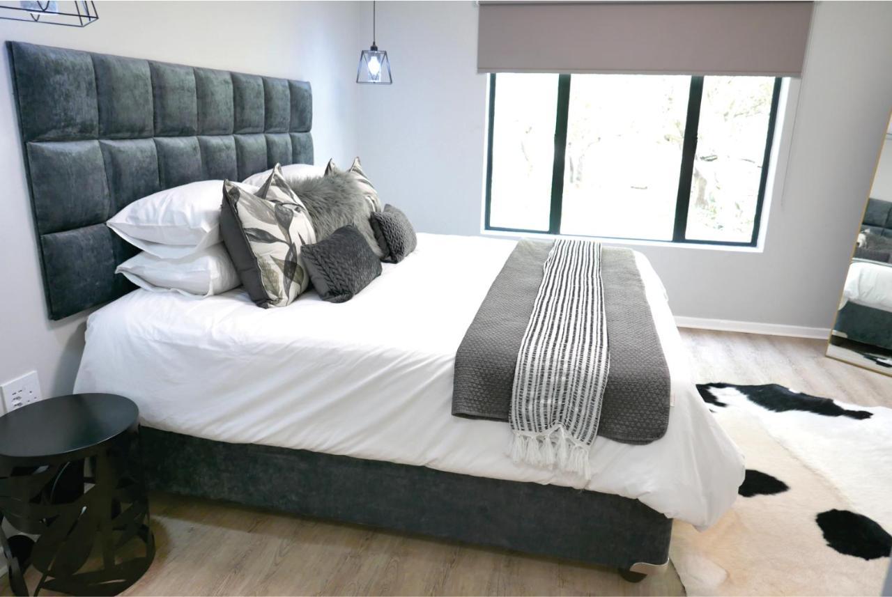 Waterside Cottages & Villas - Self Catering กาโบโรเน ภายนอก รูปภาพ
