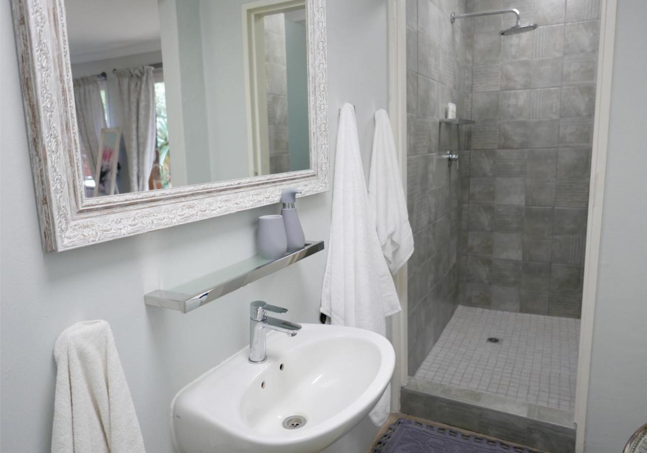 Waterside Cottages & Villas - Self Catering กาโบโรเน ภายนอก รูปภาพ
