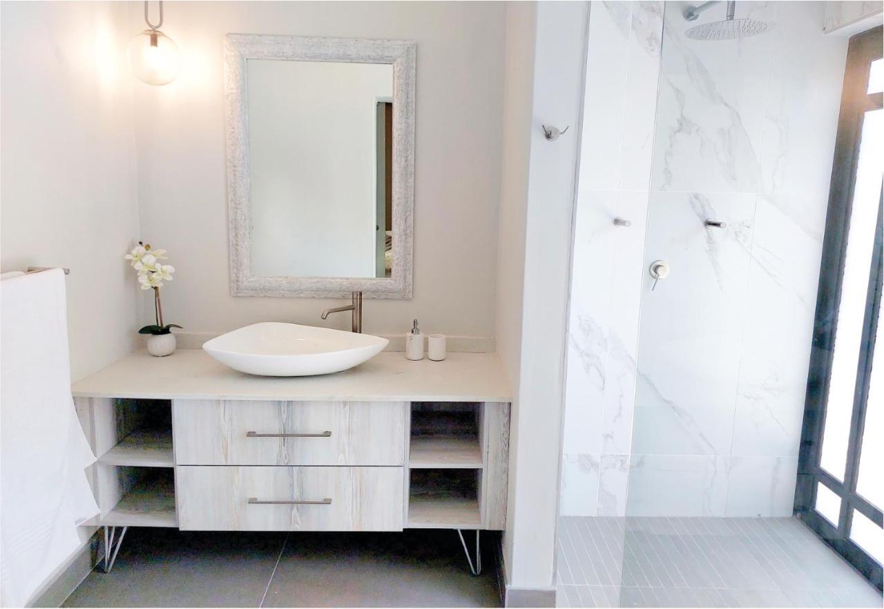 Waterside Cottages & Villas - Self Catering กาโบโรเน ภายนอก รูปภาพ
